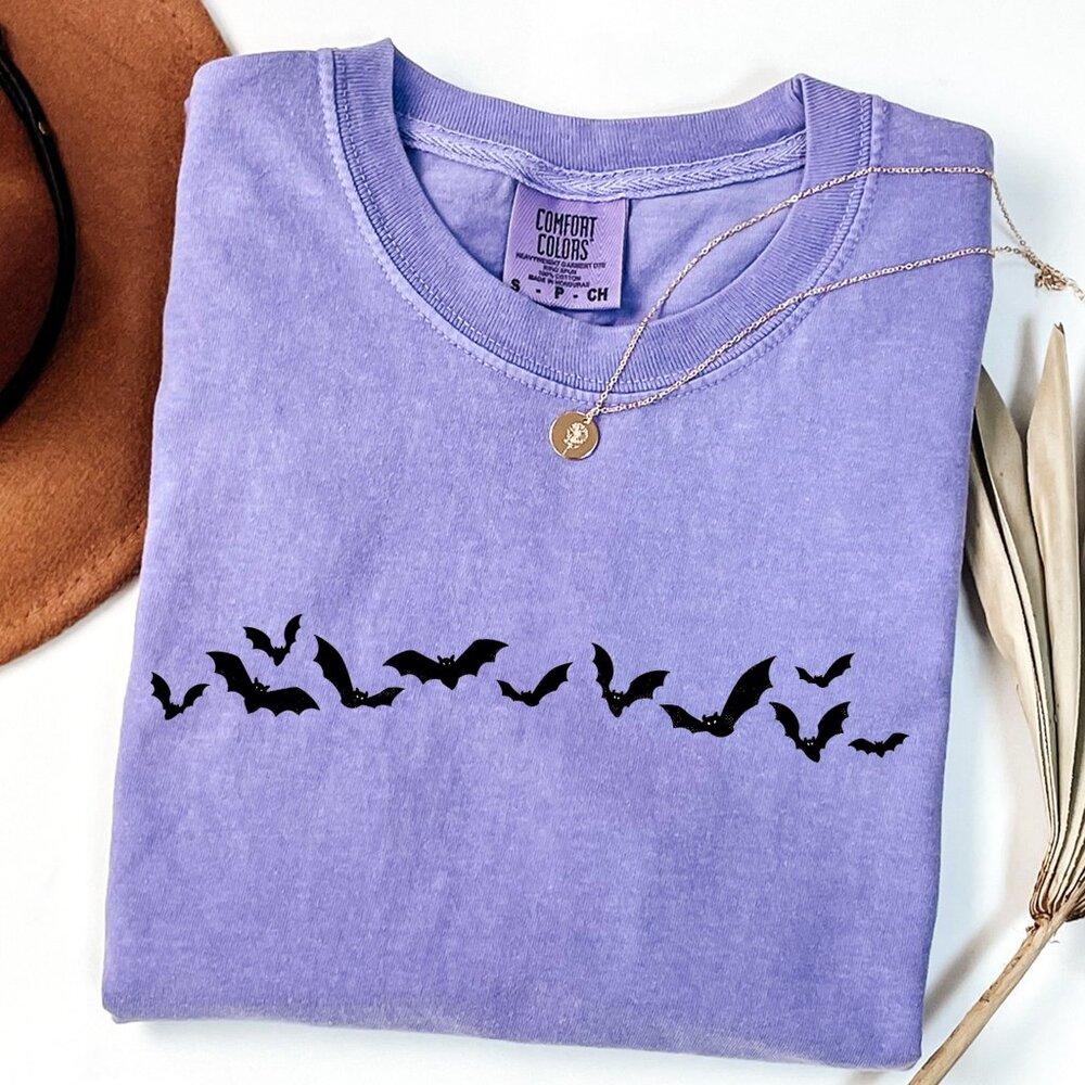 NEW Comfort Colors Vintage Flying Bats Halloween Soft Cotton Tee Shirt for Women